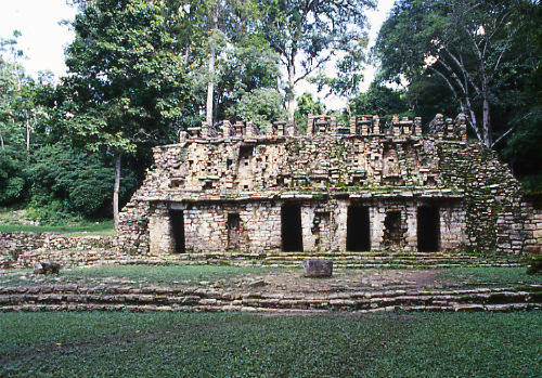 La cité maya de Yaxchilan, temple 19.